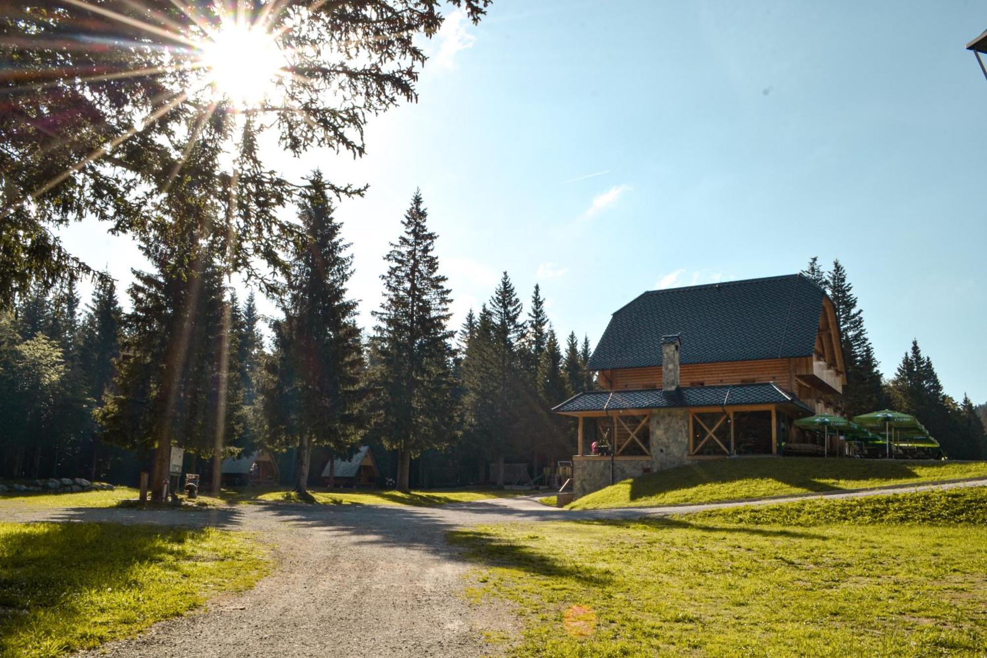 Guesthouse Lajnar Zgornja Sorica Zewnętrze zdjęcie