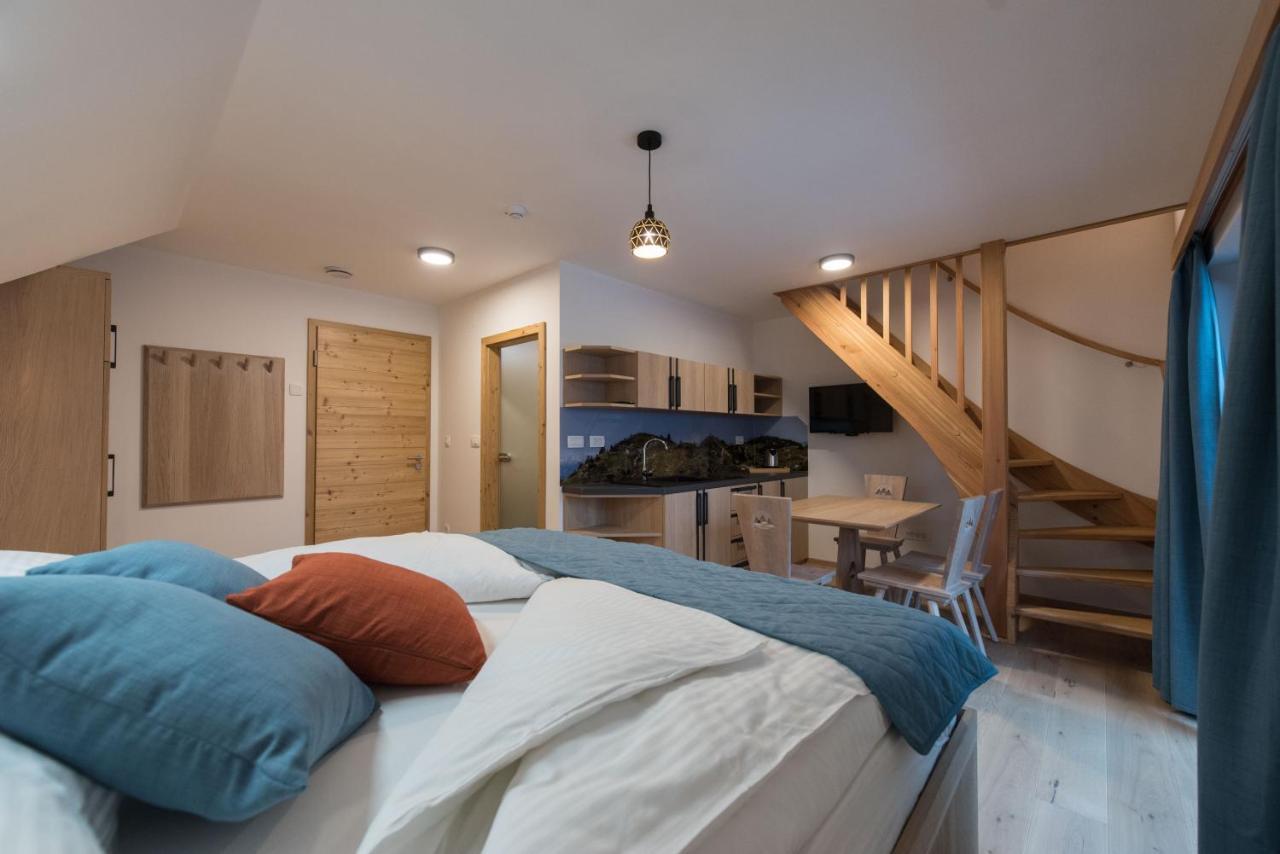 Guesthouse Lajnar Zgornja Sorica Zewnętrze zdjęcie