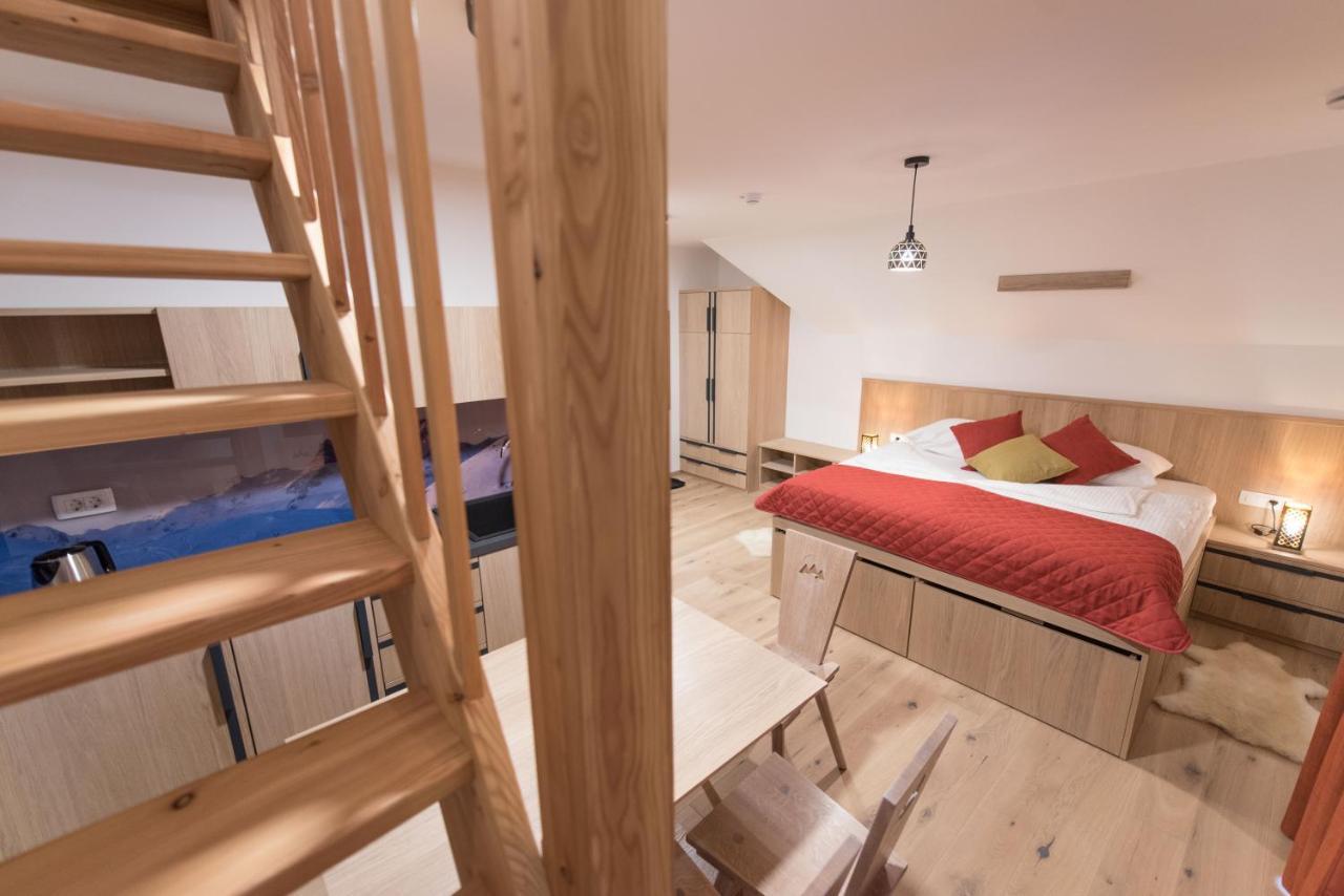Guesthouse Lajnar Zgornja Sorica Zewnętrze zdjęcie