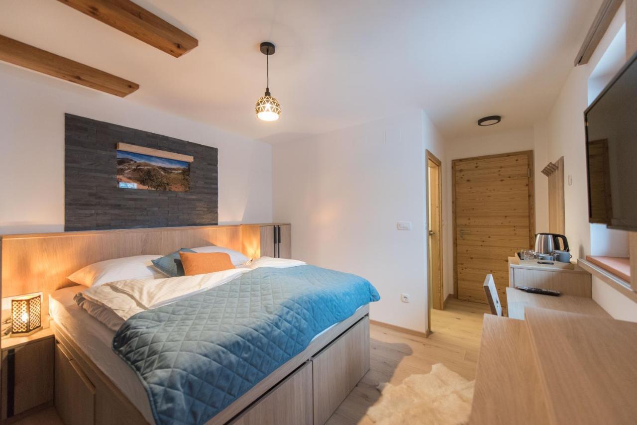 Guesthouse Lajnar Zgornja Sorica Zewnętrze zdjęcie