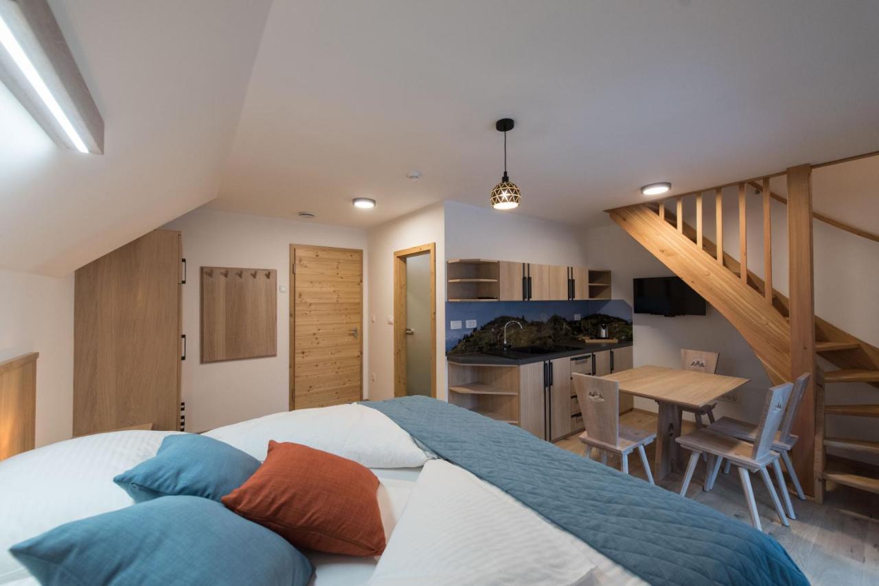 Guesthouse Lajnar Zgornja Sorica Zewnętrze zdjęcie